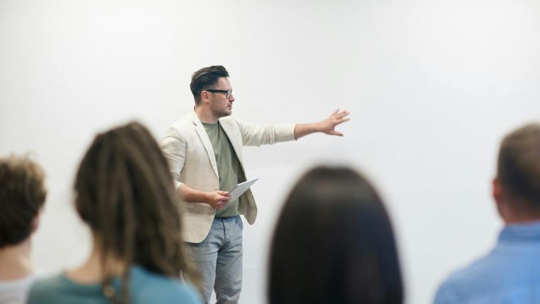 Vaga para Professor